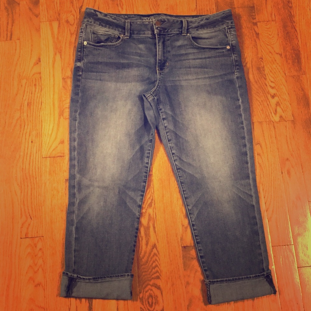American Eagle Crop Jeans Size 14